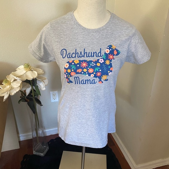 Tops - Dachshund Mama tee